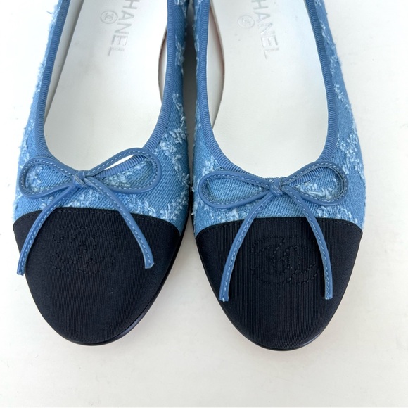 ♦️SOLD♦️CHANEL Blue Denim Black Cap Toe Grosgrain CC Logo Ballerina Flats Sz - Picture 7 of 14